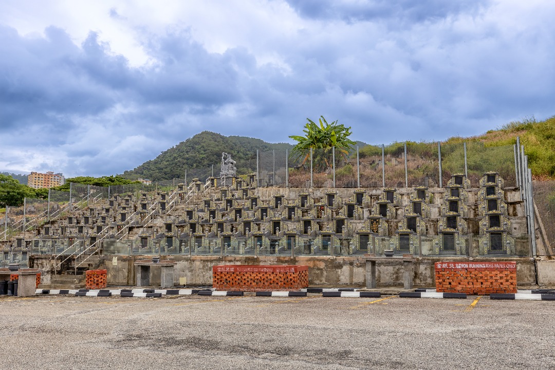 DOUBLE URNS BURIAL - PAYA TERUBONG 2